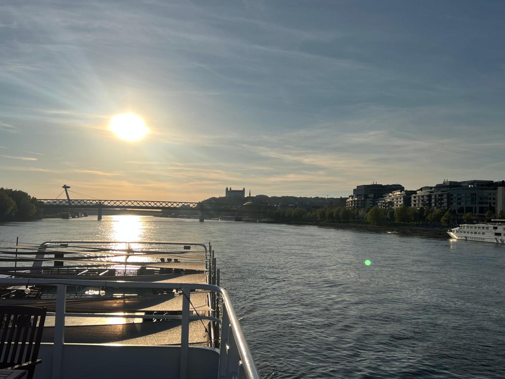 Orient Express Paris-Pressburg By Zazi Apartment ภายนอก รูปภาพ